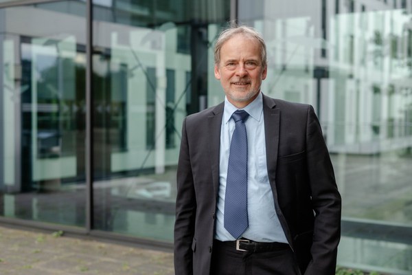 Ruhr Universität Bochum - Prof. Ralf Peters